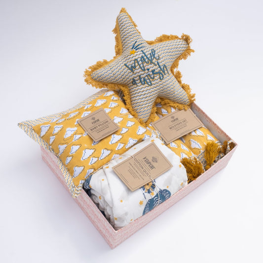 The Roaring Prince Welcome To The World baby Hamper Set of 4 Pcs