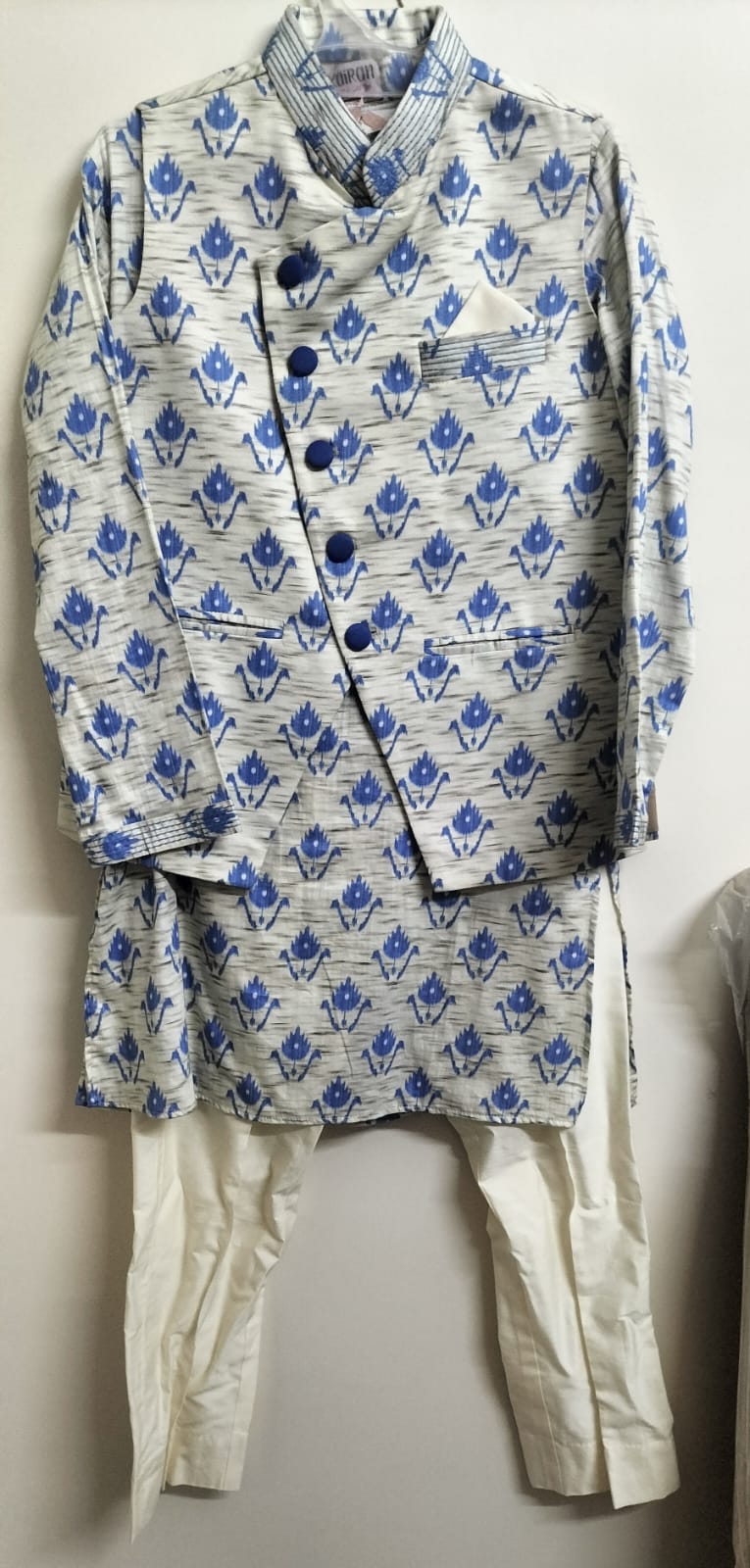 Booti Jacket Kurta Pyjama Set