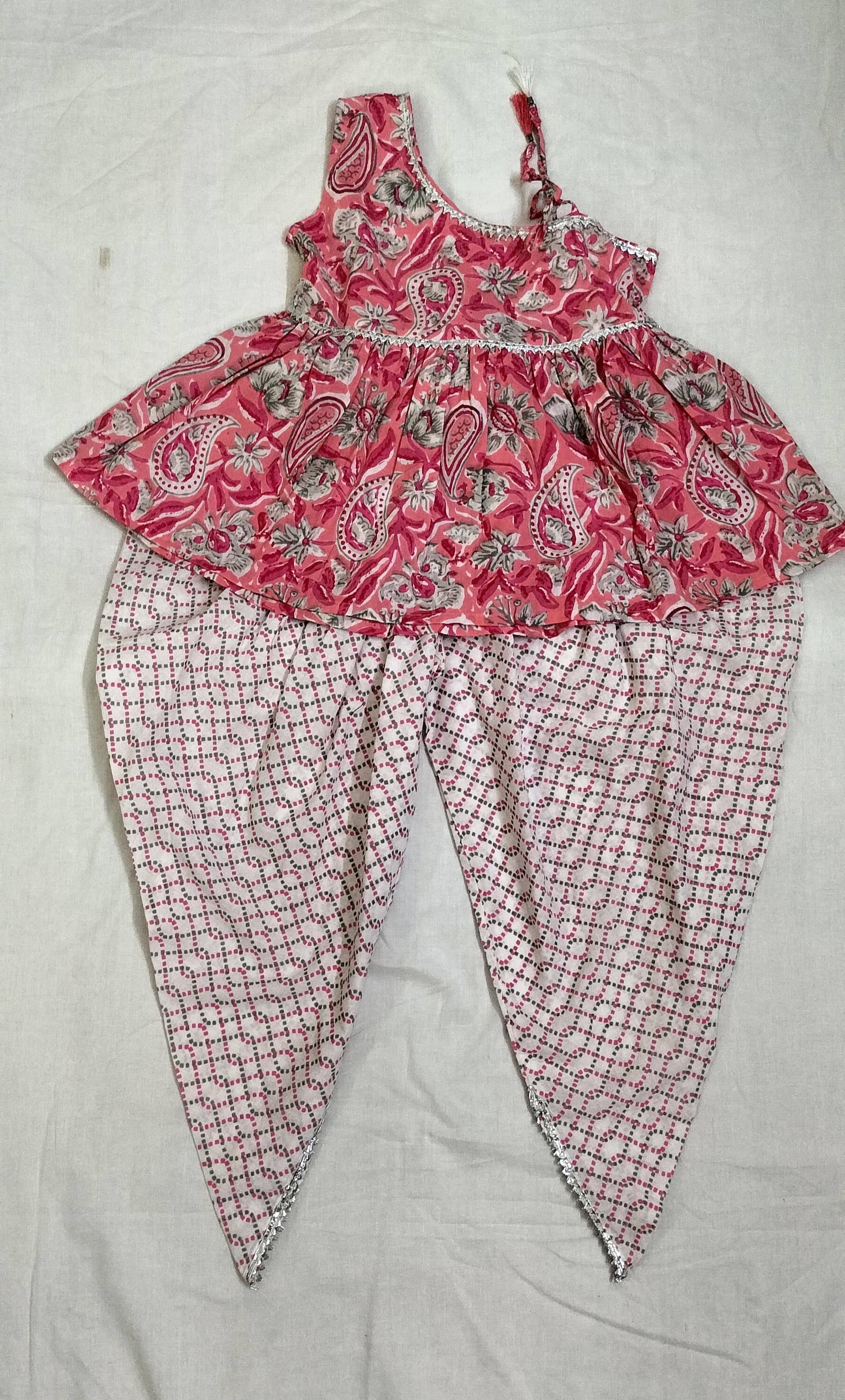 Pink kurta set for girls