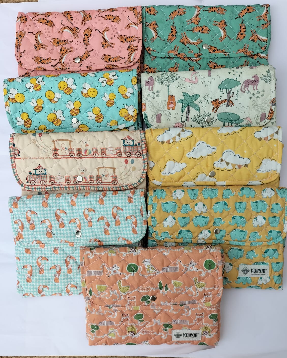 DIAPER CHANGING MAT BEES PRINT
