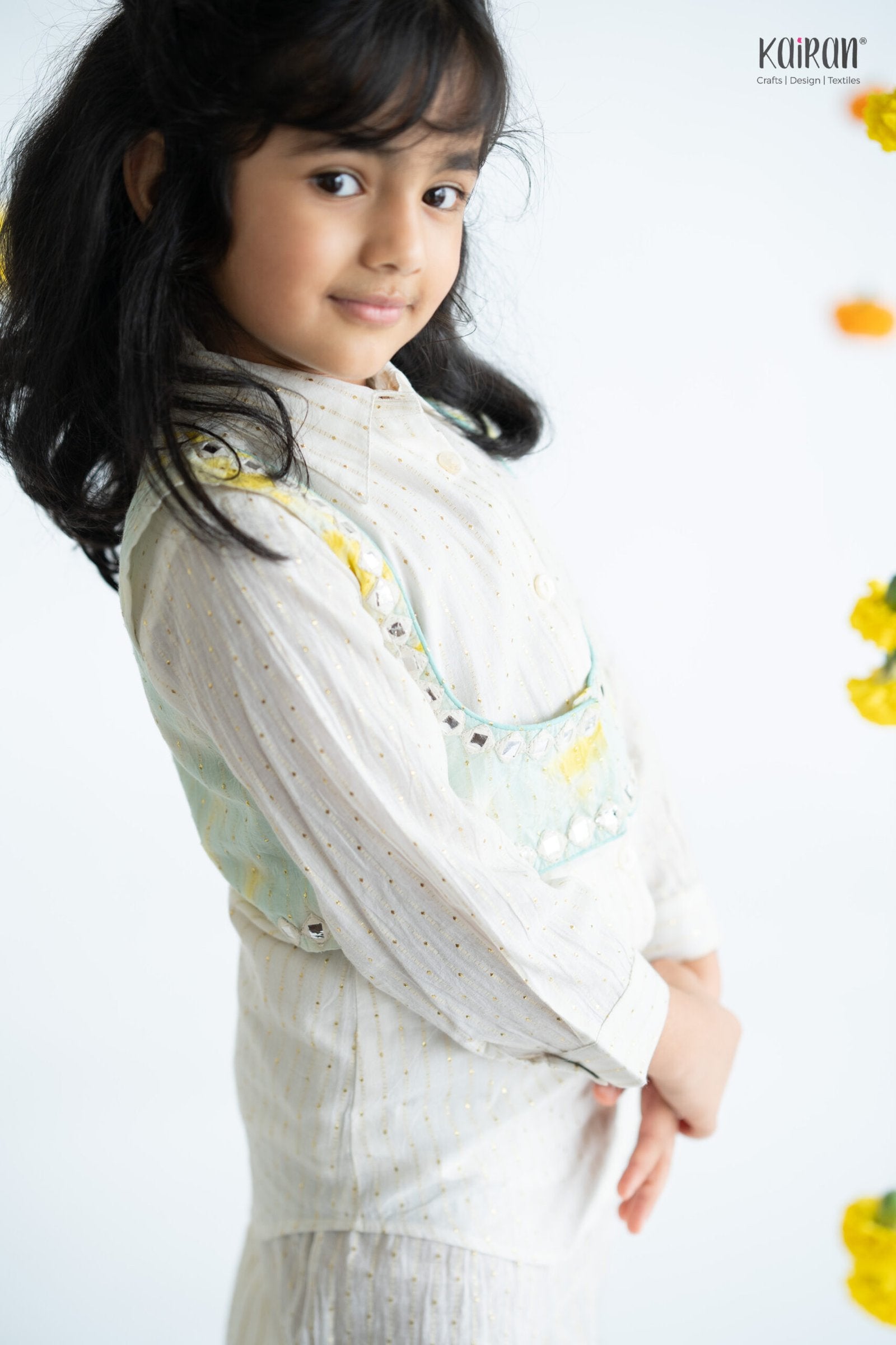 AVORY Short jacket Pathani set