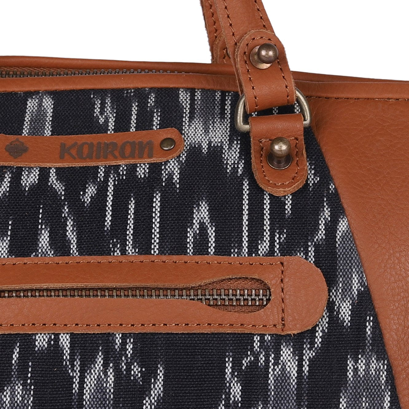 Black-White Handcrafted - Meraki Handbag