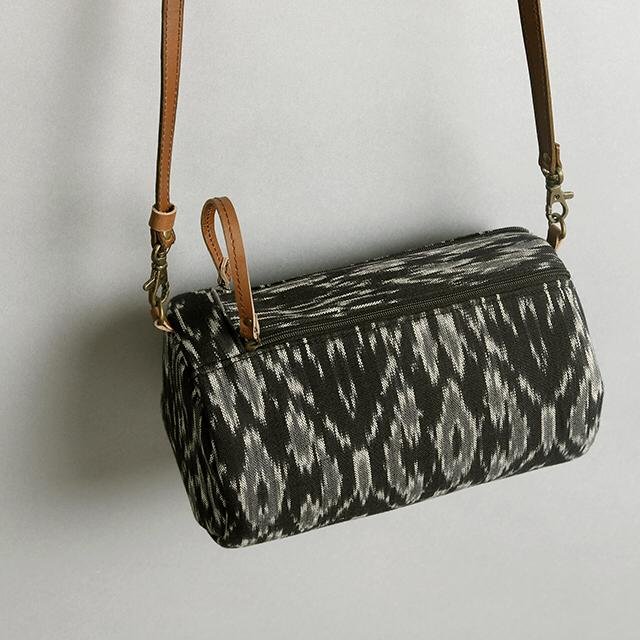 Black-White Handcrafted-Studio Barrel Bag